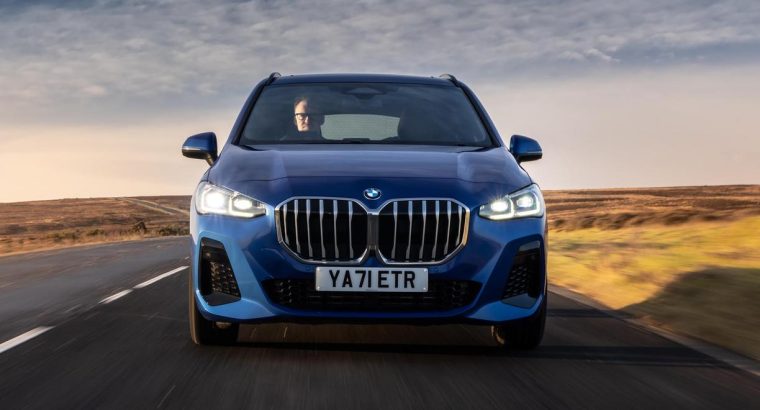 سيارة بي إم دبليو الفئة الثالثة الرياضية والأنيقة للبيع